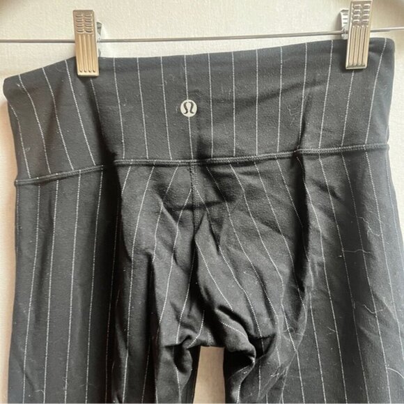 Lululemon Athletica pinstriped Capri leggings Sz 4 - Picture 3 of 8